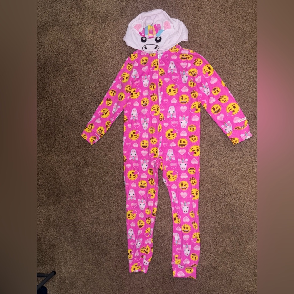 Adorable Emoji Pink Kids Footie. Size 8